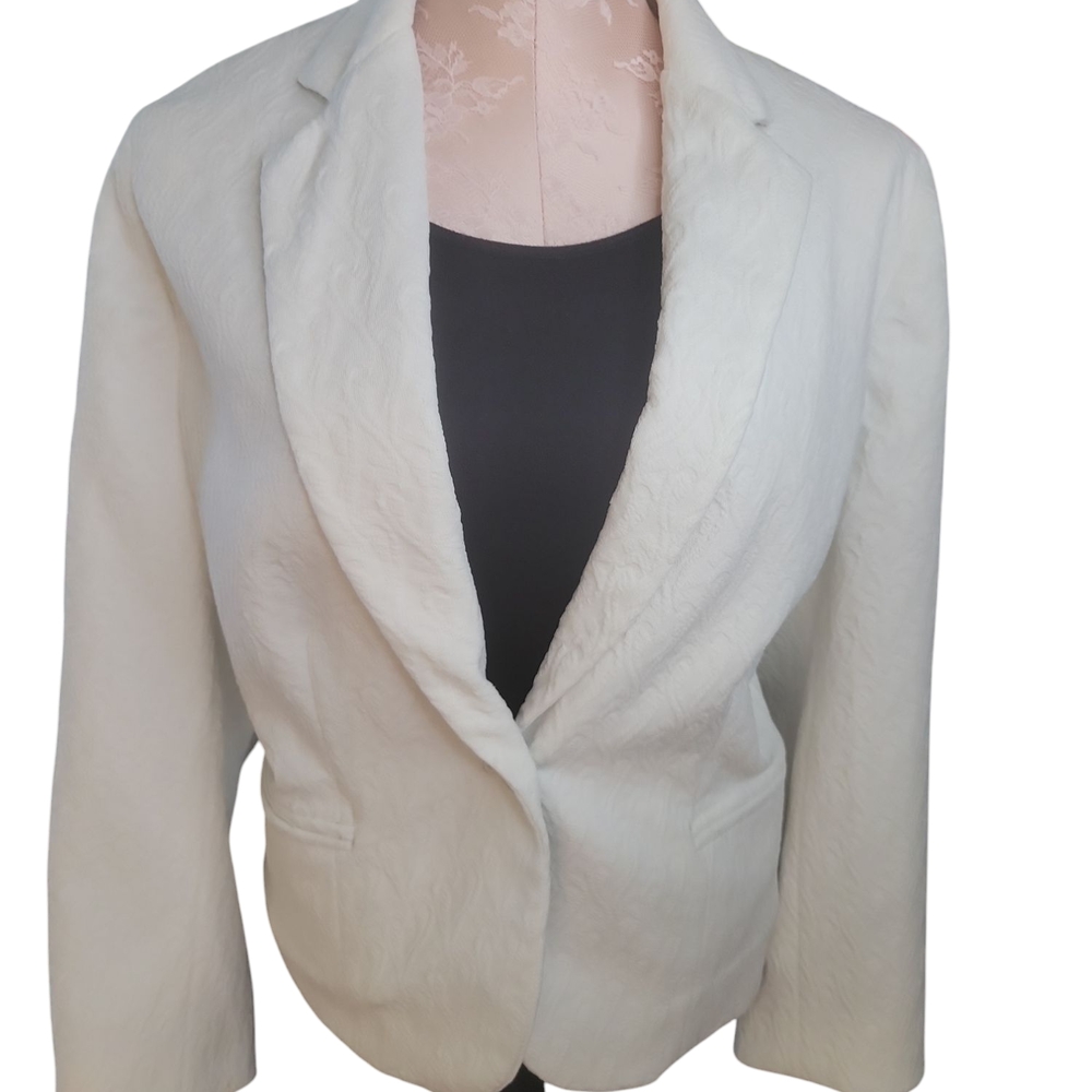 Elegant White Women's Blazer